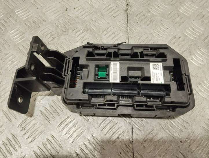BMW X5 F15 (2013 - 2017)  9265835 Блок предохранителей
