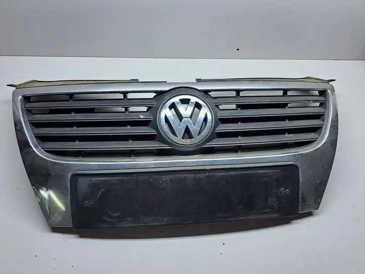 Volkswagen PASSAT B6 (2005 - 2010) 3C0853651 Передняя решетка — фото 1
