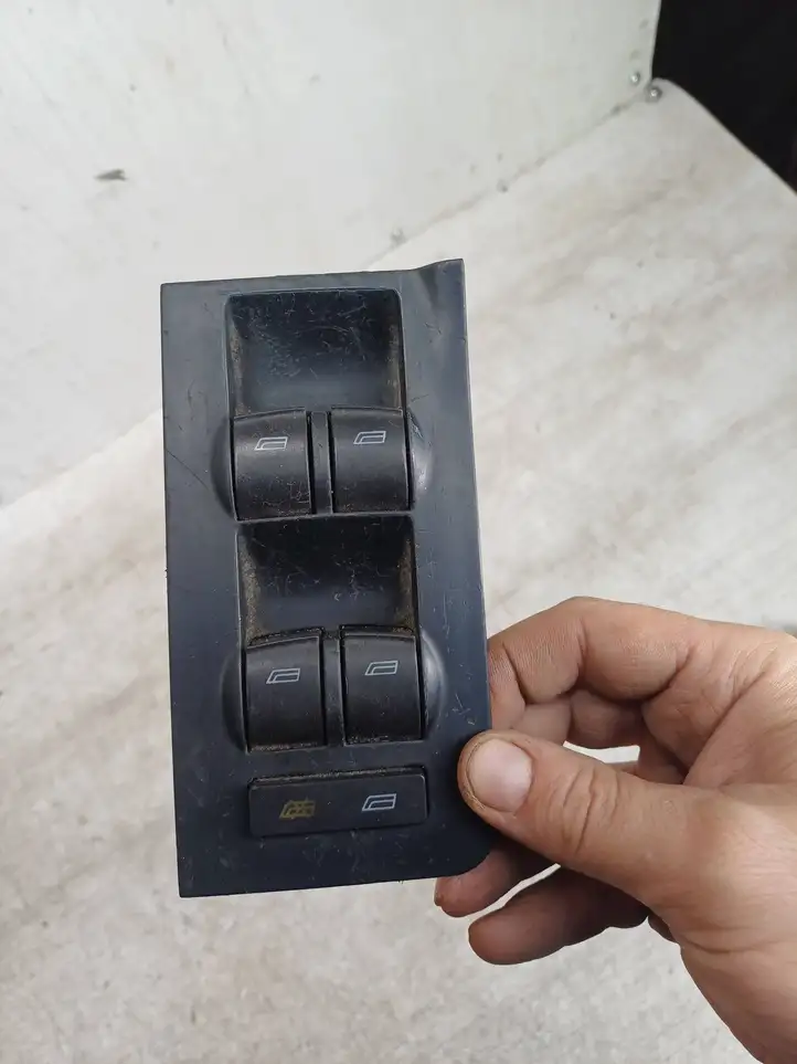 Audi A6 S6 C5 4B (1997 - 2001) 4B0959851 Блок кнопок стеклоподъемников — фото 4