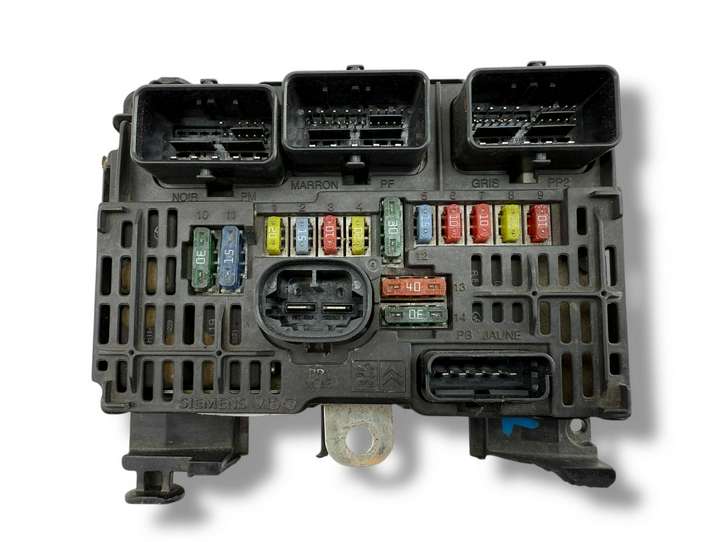 Citroen C4 (2004 - 2008)  9658539680 Блок предохранителей