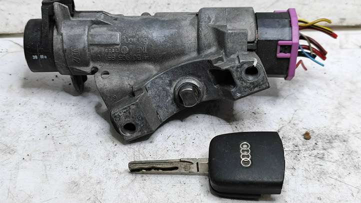 Audi A4 (2000 - 2006)  4B0905851C Замок зажигания