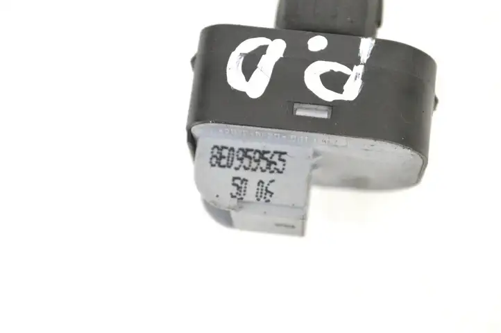 Audi TT TTS Mk2 (2006 - 2010) 8E0959565 Кнопка фаркопа в багажнике — фото 5