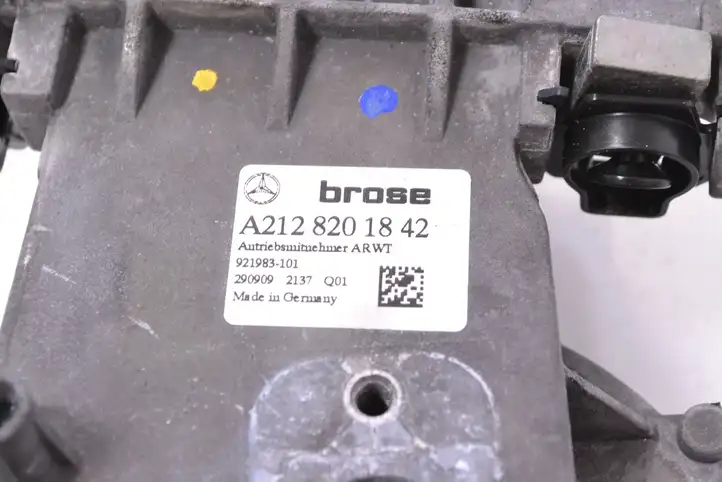 Mercedes-Benz C W204 (2007 - 2014) A2128201842 Доводчик крышки багажника — фото 5