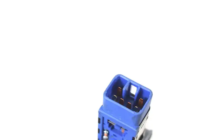 Hyundai Santa Fe (2005 - 2009) 202002962 Кнопка фаркопа в багажнике — фото 4