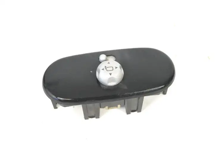 Mini One Cooper Cabrio R52 (2003 - 2008) 03216100 Кнопка фаркопа в багажнике — фото 1