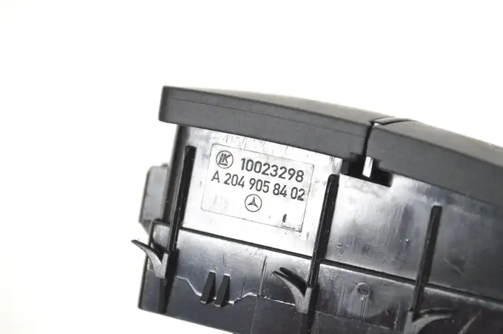 Mercedes-Benz ML W166 (2012 - 2017) A2049058402 Кнопка фаркопа в багажнике — фото 5