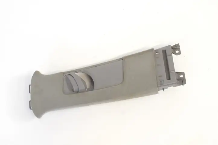 Toyota Prius (NHW20) (2003 - 2009) 6242047030 Нижняя обшивка стойки B — фото 1