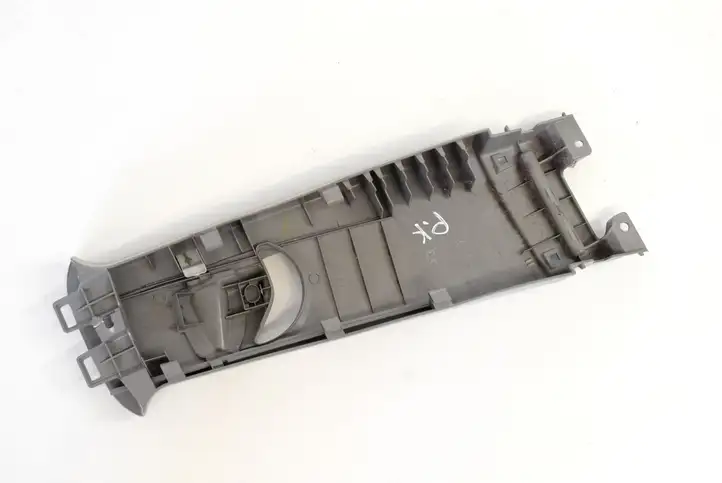 Toyota Prius (NHW20) (2003 - 2009) 6242047030 Нижняя обшивка стойки B — фото 2