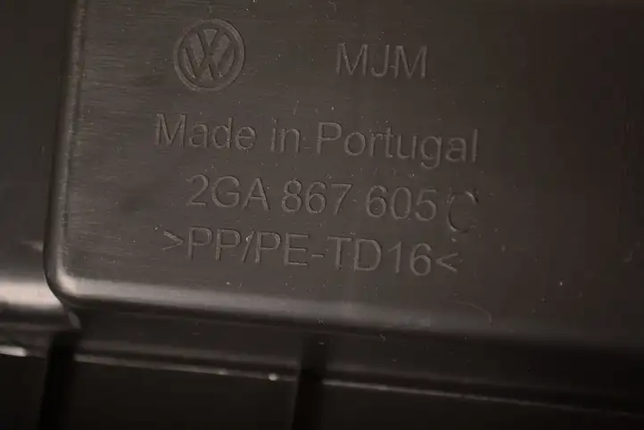 Volkswagen T-Roc (2017 - ) 2GA867605C Обшивка багажника — фото 2