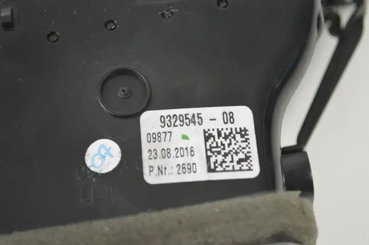 BMW 5 G30 G31 (2016 - ) 9329545 Воздушная решетка панели — фото 5