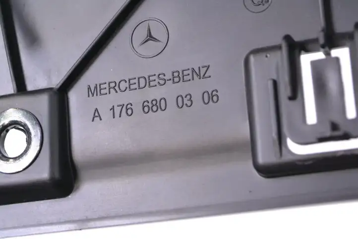 Mercedes-Benz GLA W156 (2013 - 2017) A1766800306 Нижняя отделка панели приборов — фото 5