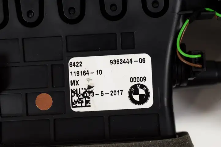 BMW X3 G01 (2018 - 2024) 9363444 Воздушная решетка панели — фото 5