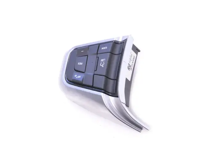 Land Rover Discovery Sport (2014 - 2019) FK7213D767EE Кнопка фаркопа в багажнике — фото 2