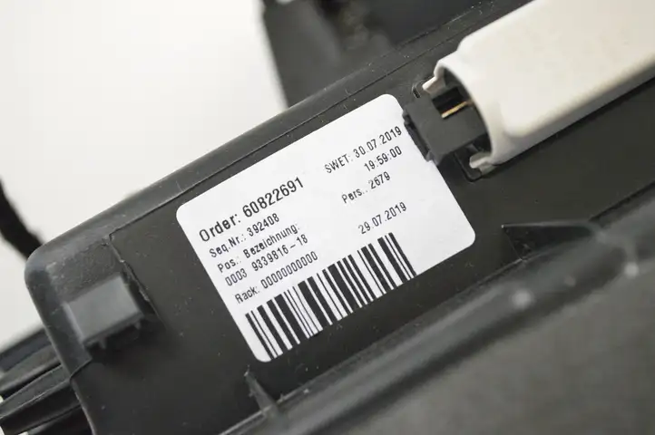 BMW X1 F48 F49 (2015 - 2022) 9339816 Вещевой ящик — фото 4