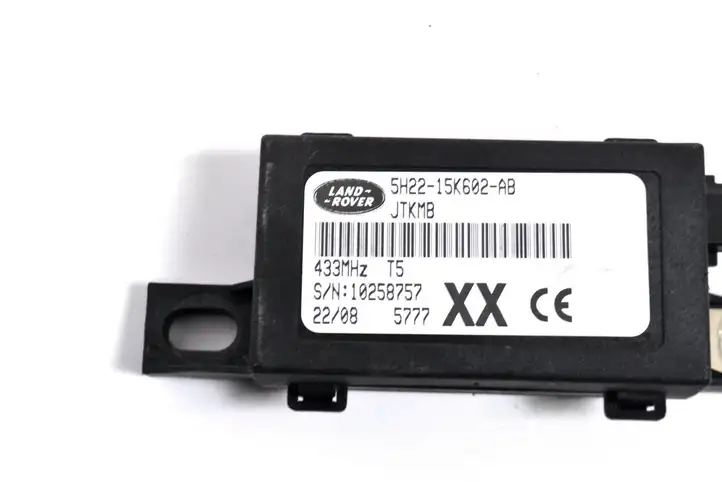 Land Rover Discovery 3 - LR3 (2004 - 2009) 5H2215K602AB Усилитель антенны — фото 5