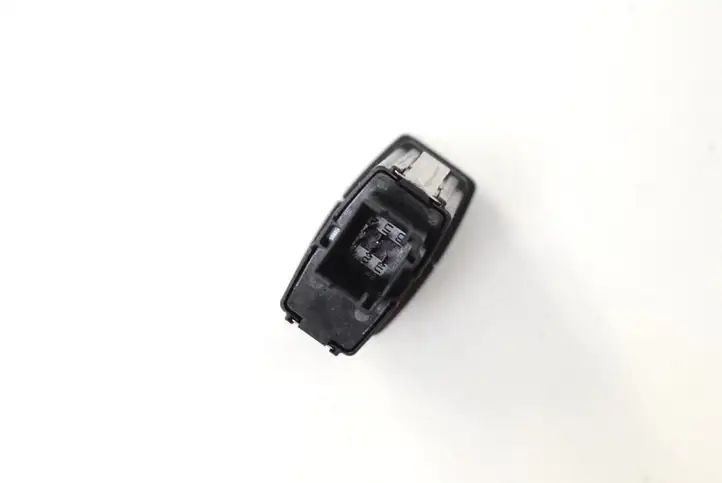 BMW 3 F30 F35 F31 (2012 - 2018) 61319231786 Включатель аварийных фонарей — фото 4