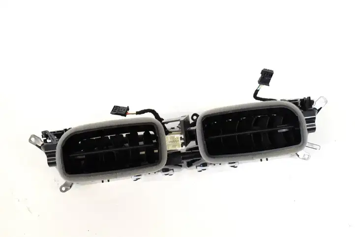 BMW 7 G11 G12 (2015 - 2022) 794626501 Воздушная решетка панели — фото 3