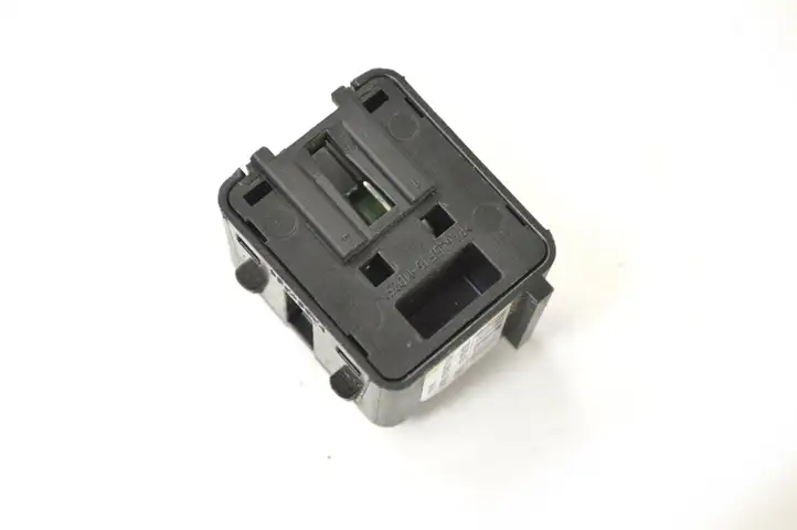 Jeep Grand Cherokee (2010 - 2021) 04602751AA Кнопка закрытия багажника — фото 3