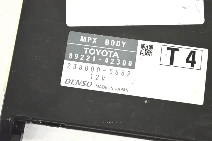 Toyota RAV 4 (XA40) (2012 - 2018) 2380005882 Модуль управления кузовом (BCM) — фото 5