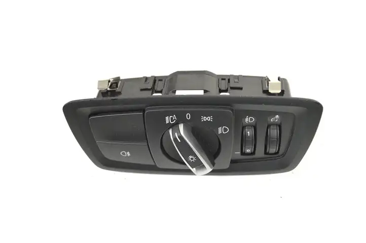 BMW 2 F22 F23 (2013 - 2017) 6847522 Включатель фонарей — фото 1