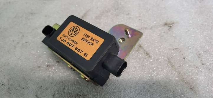 Audi A3/S3 8L (2000 - 2003)  1J0907657B Датчик ESP (системы стабильности) (датчик курсовой устойчивости))