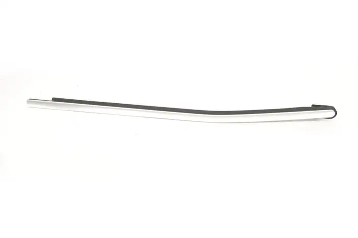 Mercedes-Benz GL X166 (2013 - 2019) A1666904300 Накладка стоек лобового стекла — фото 2