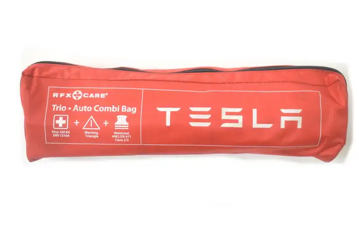 Tesla Model S (2012 - 2016) Автомобильная аптечка — фото 1