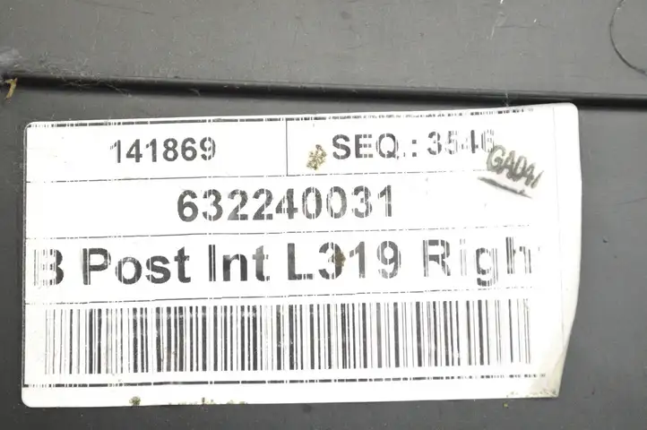 Land Rover Discovery 4 - LR4 (2009 - 2013) 632240031 Верхняя обшивка стойки B — фото 6