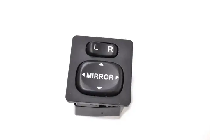 Toyota RAV 4 (XA20) (2000 - 2005) 769746F Кнопка фаркопа в багажнике — фото 1