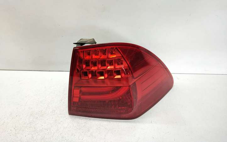BMW 3 E90 E91 (2005 - 2012)  7289432 Задний фонарь в кузове