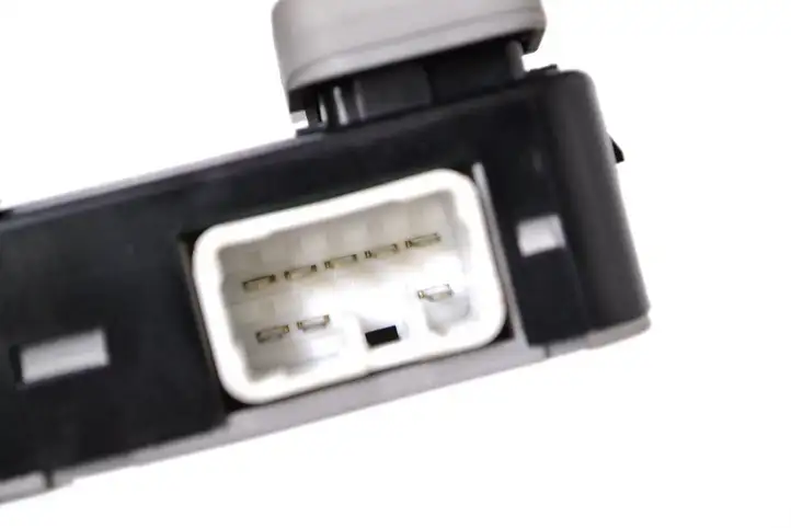 Toyota RAV 4 (XA20) (2000 - 2005) 859200W010 Кнопка фаркопа в багажнике — фото 5