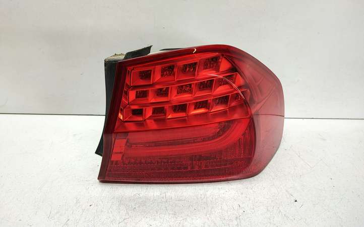 BMW 3 E90 E91 (2005 - 2012)  4871732 Задний фонарь в кузове
