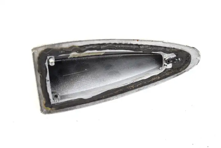BMW 5 E60 E61 (2004 - 2010) 6921905 Крышка GPS-антенны — фото 4