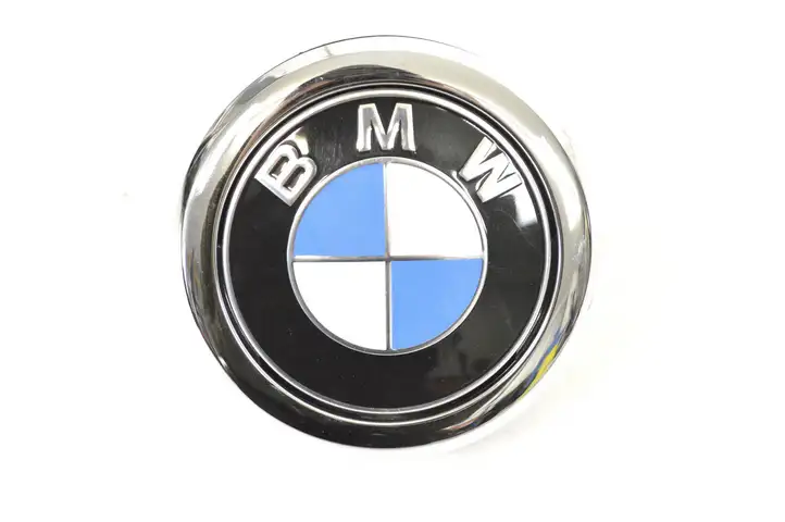 BMW X4 G02 (2018 - ) 7270728 Эмблема производителя — фото 1