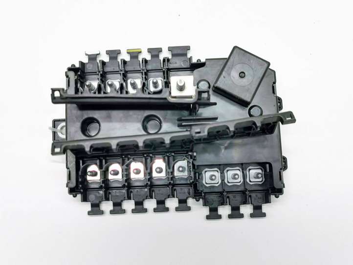 Mercedes-Benz EQC (2018 - )  A2135406300 Блок предохранителей