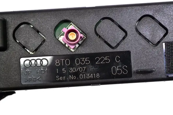Audi A5 8T 8F (2007 - 2011) 8T0035225C Усилитель антенны — фото 5