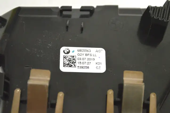 BMW 3 G20 G21 (2019 - ) 6805563 Воздушная решетка панели — фото 5
