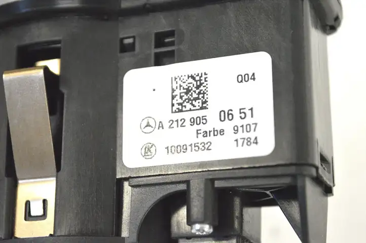 Mercedes-Benz A W176 (2012 - 2018) A2129050651 Включатель фонарей — фото 4