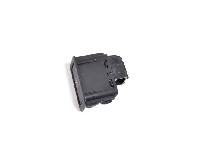 Audi A1 (2010 - 2014) 4H0962109 Кнопка фаркопа в багажнике — фото 2