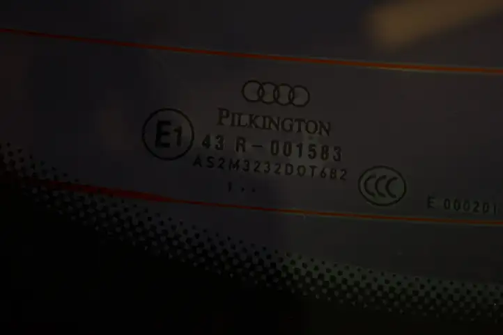 Audi A1 (2010 - 2014) Крышка багажника — фото 2