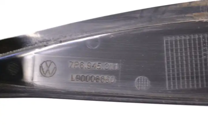 Volkswagen Touareg II (2010 - 2018) 7P6945311 Прочая отделка багажника — фото 4