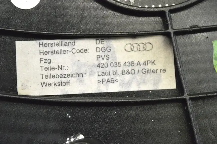 Audi R8 42 (2006 - 2015) 420035436A Накладка центрального динамика — фото 5