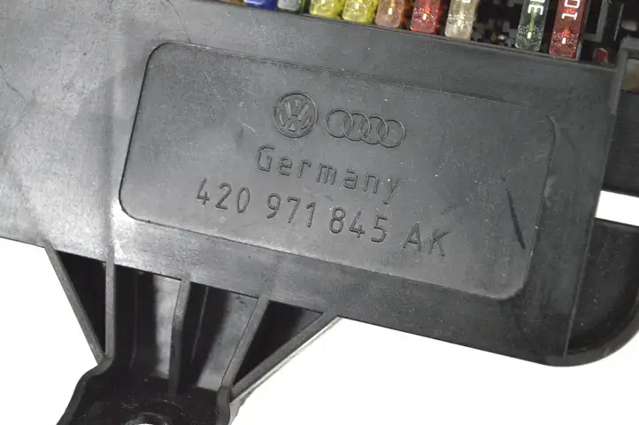 Audi R8 42 (2006 - 2015) 420971845AK Блок предохранителей (комплект) — фото 6
