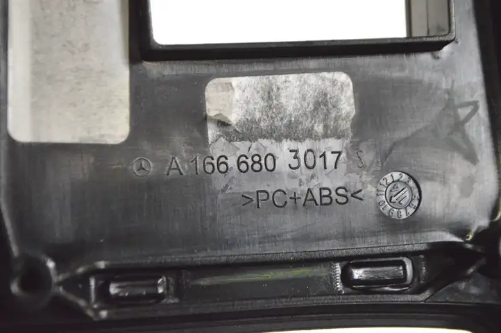 Mercedes-Benz GL X166 (2013 - 2019) A1666803017 Другая деталь консоли (туннеля) — фото 5