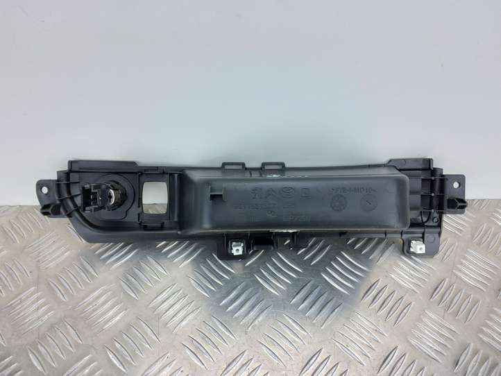 Toyota ProAce Verso (2016 - )  9811831877 Ящик для вещей