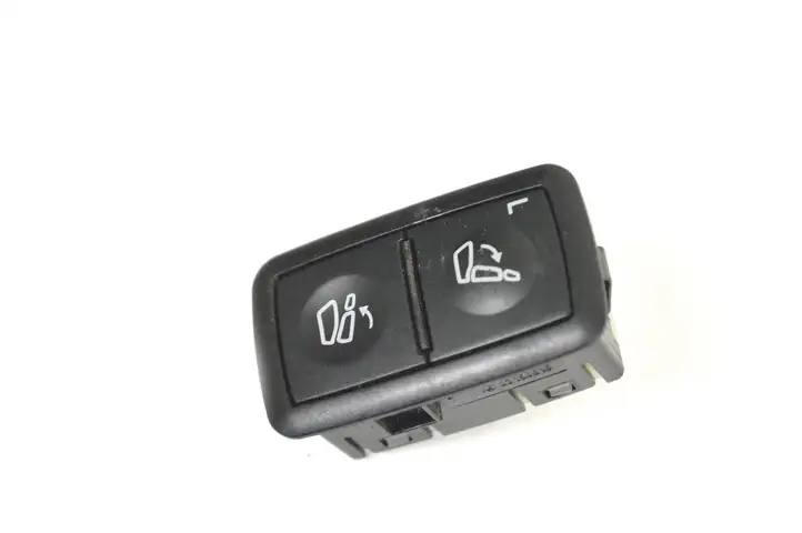 Mercedes-Benz GL X164 (2006 - 2012) A1648706810 Кнопка фаркопа в багажнике — фото 1