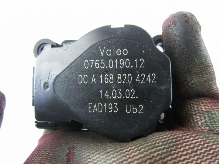 Mercedes-Benz Vaneo W414 (2001 - 2005) Двигатель задвижки потока воздуха — фото 3