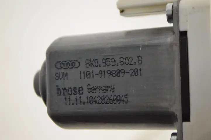 Audi A8 S8 D4 4H (2010 - 2014) 8K0959802B Стеклоподъемник задней двери — фото 5