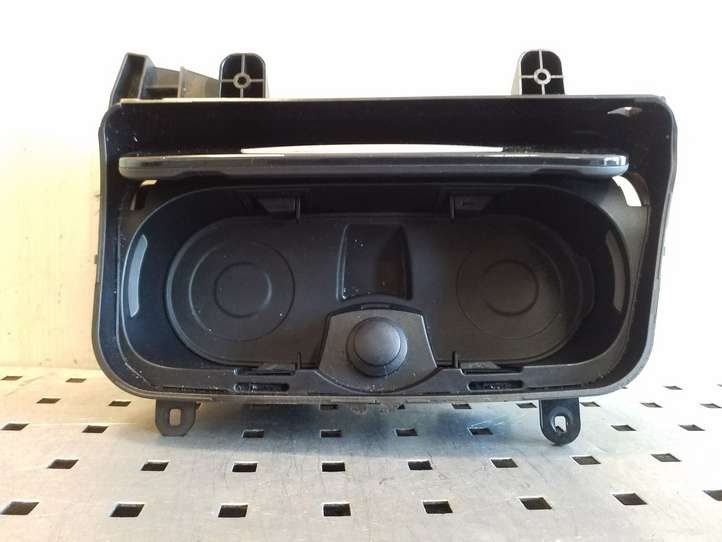 BMW 5 GT F07 (2010 - 2017)  51169142170 Держатель чашки