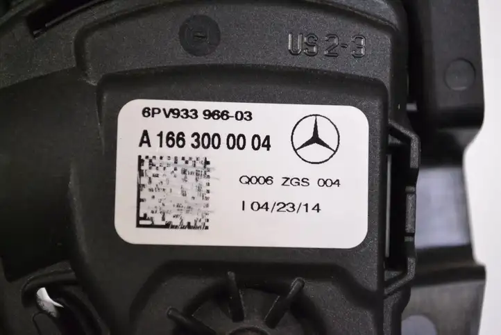 Mercedes-Benz GL X166 (2013 - 2019) A1663000004 Педаль акселератора — фото 5